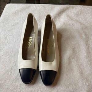 Salvatore Ferragamo Women's Black and Cream Heels.